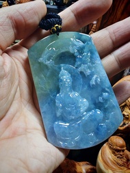 天然翡翠玉石 冰紫乘龍觀音大吊墜 冰紫黃飄藍花 紫韻流轉溫潤動人 慈目低垂手結法印 紫龍騰躍於側 氣勢凌雲 霸者比例 非常漂亮 喜詢時價(A貨) (呎吋:高74.3×闊47.8×厚8.6mm)