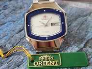 นาฬิกา Vintage Orient ตัวเรือน สแตนเลส สีเงิน ของแท้ใหม่เก่าเก็บ ระบบออโตเมติค จอทีวี สี่เหลี่ยม จาก