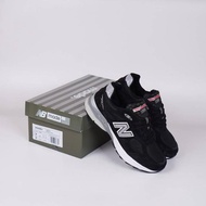 new balance NB 990 v3 black white