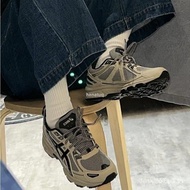 Gel-Venture 6 in Feather Grey และ Black สําหรับคุณ