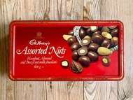 懷舊糖果鐵盒 英國吉百利朱古力盒 (Vintage British Cadbury assorted nuts milk chocolate tin box)
