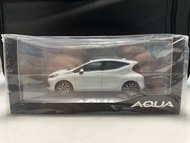 白色 Toyota AQUA/PRIUS C 模型車