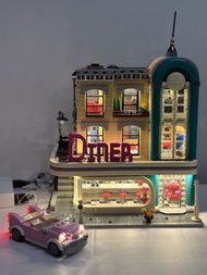 [Lights up!] Downtown Diner! Lego 10260