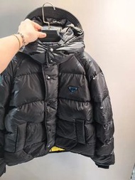 全新PRADA新款羽絨外套