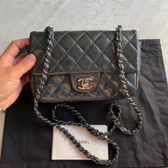 Chanel 大mini 寶藍色銀扣漆皮包