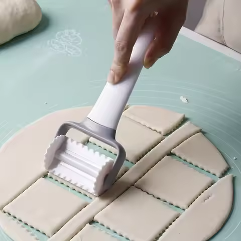 1pc, Pastry Roller Cutter, Plastic Cookie Cutter, Dough Wheel Cutter, Baking Tools, Kitchen Gadgets 