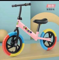 《พร้อมส่งจากไทย》รถบาลานซ์เด็ก จักรยานสมดุล รถขาไถเด็ก จักรยานทรงตัวเด็ก รถหัดเดินเด็ก ใช้ได้อายุ2-6ขวบ รุ่น：J3