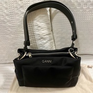 GANNI Black Medium Pillow Shoulder Bag A4428 黑色 布 腋下包 手袋