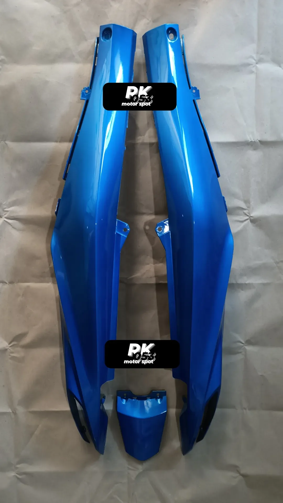 cover bodi belakang kanan kiri motor yamaha jupiter z 2010 robot warna biru.