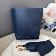 Celine 深藍色小號Sangle水桶包