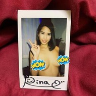 風間莉娜 (風間リナ) -小麥肌日本南國混血美少女日本AV女優上空親筆簽名拍立得