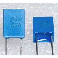 Epcos 0.1uf 100nf 104 250v polyester film capacitor MKT Between Legs 5 Mm Code u1k 250v