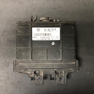 VOLKSWAGEN POLO Engine Control Unit ECU 001-927-731-R / 31036-LW101 Used Original