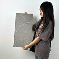 combo 100 tấm xốp pvc dán tường kích thước 60x30 cm mặt sau có sẵn keo