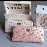 正品coach鏤空雕花長夾