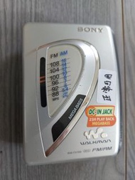 Sony WM-FX199 很新淨正常可以用(己換全新皮帶)有收音/磁帶播放機