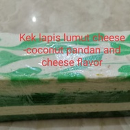 Kek lapis lumut cheese