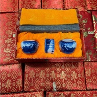 Chinese hand-painted Jambul cup with crested cage ears