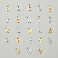 Bemet Minimal alphabet pendant 02 (เฉพาะจี้)