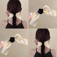 @ROSE - WHITE/BLACK ROSE HAIR CLIP