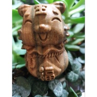 0238 Green Sandalwood Money Bag Tiger Ornaments, 58.5 X 37.8 X 35.7