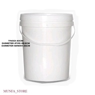 PLAIN WHITE PLASTIC BUCKET USED PAINT 20 KG 20 L WITH CLEAN LID PAIL BUCKET