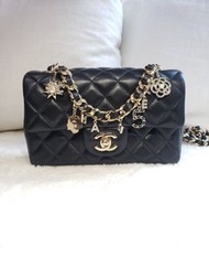 CHANEL Mini CF with charms 20cm cf20 classic flap mini 徽章