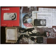Casio Digital Camera QV-R100 數碼相機 像素: 1410萬像素﻿  顯示屏: 2.7吋﻿  光學變焦: 4x﻿  數碼變焦: 5x﻿  儲存媒體: SDHC﻿  重量: 1