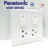 Panasonic (พานาโซนิค)  2 สวิตช์ไฟ 1 ปลั๊กกราวด์ คู่ หน้ากาก 6 ช่องบล็อคลอยติดผนัง 4 × 4 พร้อมจัดส่ง