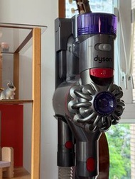 Dyson V8 fluffy vacuum