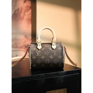 Louis Vuitton Pillow Bag Series#M61252
 This Pillow Bag Messenger Bag Shoulder Bag