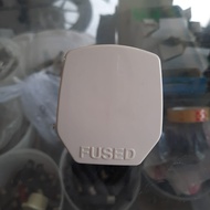 Broco 3-pin ac socket plug