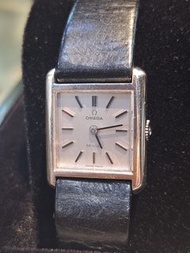 Omega De Ville 銀色方形手錶