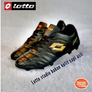 Lotto football boots made of genuine cowhide, strong and neat stitching outsole