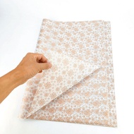 Bộ 50 Tờ Giấy Bao Bì Nghệ Thuật Thủ Công Bằng Giấy Da Bò Bạc Màu Vàng Tuyết Cao Cấp 50x70cm Cho Quà