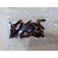 Cloves Cloves
