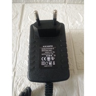 AC-DC ADAPTOR 13V 1.8A model:FR-E13018-CE DC Jack 5.5mm X 2.1mm - 2.5mm
