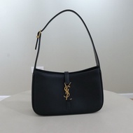 YSL LE5A7 hobo腋下包中號尺寸25*15*6，配件無