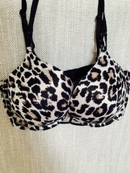 Victoria's Secret push up Bra 34C Miraculous plunge
