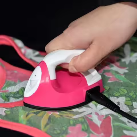 Mini Electric Iron Portable Travel Craft Clothing Sewing Pad Electric Protection Household Cover Iro