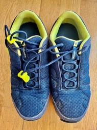 Columbia waterproof hiking shoes 中童行山鞋(防水）