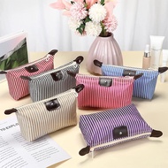 SPECIAL FREE GIFT INFINITY LOOK - Cosmetic Makeup Pouch