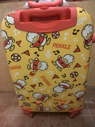 三丽鸥PEKKLE贝克鸭卡通铝框行李箱，30‑32寸超大容量。