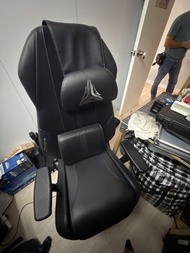 【電競按摩椅】OSIM OS-8201 uThrone 電競天王椅 (經典黑・專利V手按摩・頭枕藍牙音響・可躺145度)