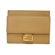 二手FENDI Baguette 卡包零皮夾 FF 壓紋納帕皮革 淺ブラウンFragment 卡包 零皮夾 證件包 名片夾 迷你皮夾 全新未使用 FF 標誌 Miele 零錢包 8M0423 AAJD