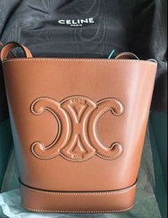 Celine Cuir Triomphe bucket bag brown 凱旋門水桶包 手提斜孭袋 小號 small 棕色 焦糖色 198243DU3-04LU 全新正品正貨