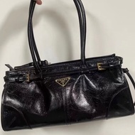 PRADA soft lux 系列 可拆卸可調節肩帶琺瑯金屬三角形徽標 長手柄 皮革 手提單肩包 中號 medium |  1BA426_2CYR_F0002_V_MOO | 全新正牌正貨
