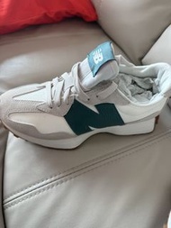 New Balance 327 女款運動鞋