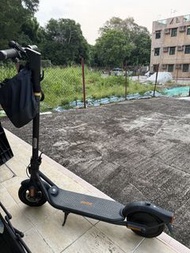 Ninebot Kickscooter F2 智能電動滑板車