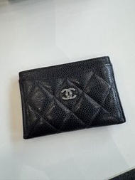 Chanel 黑色荔枝紋卡包